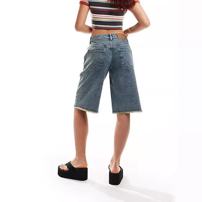 Loose and non elastic casual jeans