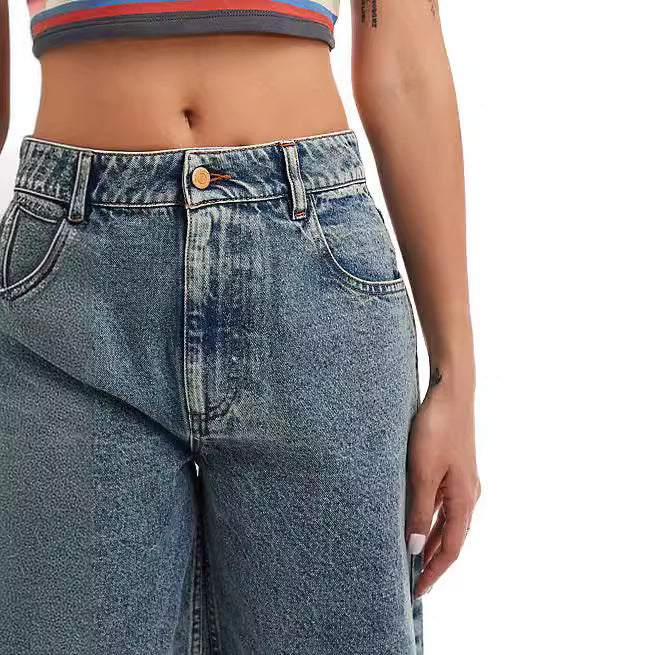 Loose and non elastic casual jeans