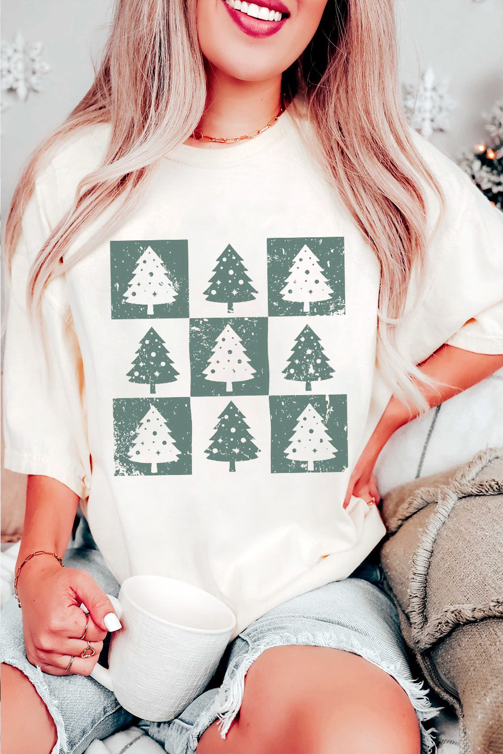 Christmas Tree Checkered Distressed Graphic Oversize Tee