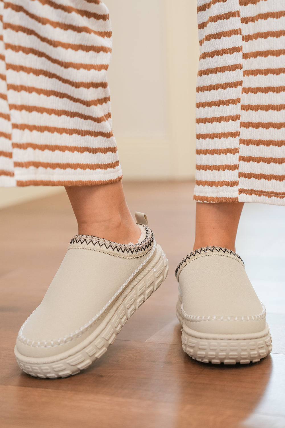 White Contrast Stitch  Winter Clog Slippers