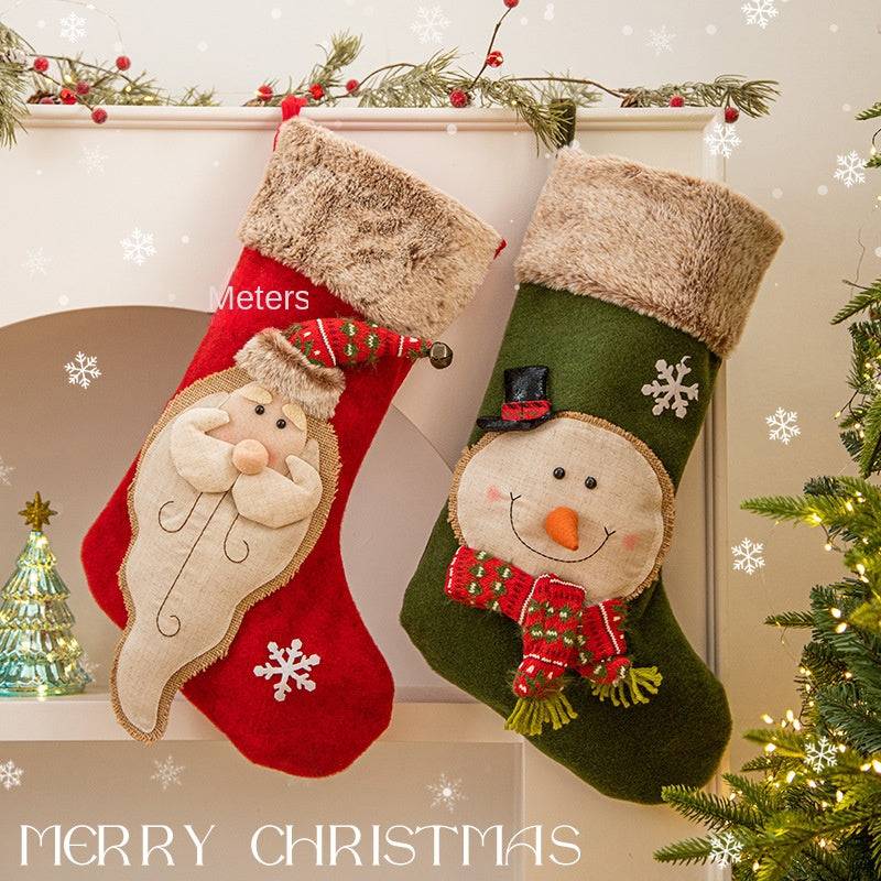 Christmas Socks & Hanging Decorations – Ornament & Christmas Gift Tree Décor
