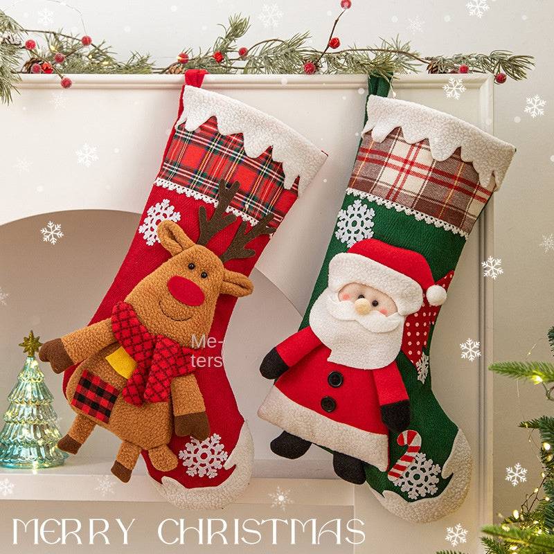 Christmas Socks & Hanging Decorations – Ornament & Christmas Gift Tree Décor
